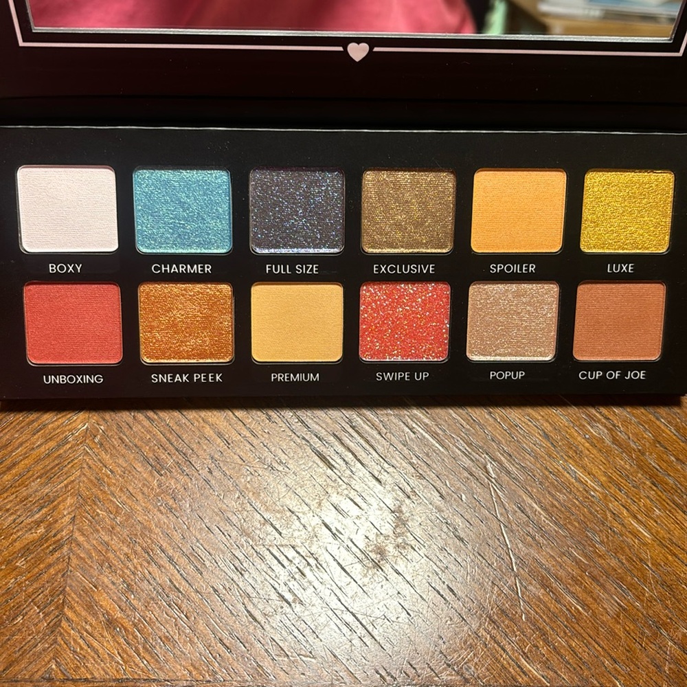 Eyeshadow palette.